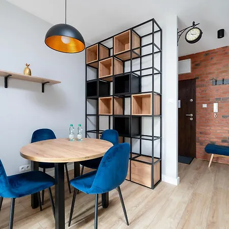 Urban Elegance Bliss By Bookinghost *