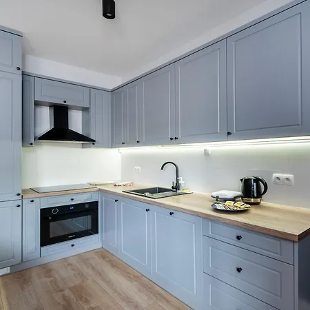 Urban Elegance Bliss By Bookinghost *